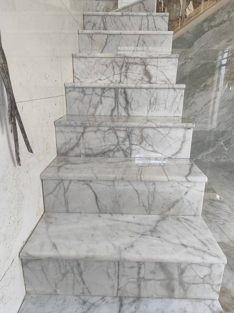 السلام عليكم خلفة سيراميك مرمر مكاني نجف متفرغ 
***********
***********
بيه واتساب عملي داخل النجف فقط
