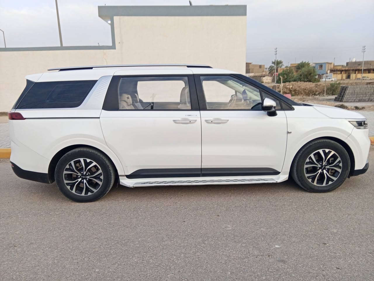 السلام عليكم مكلف بالنشر 
كرنفال 2023 مكفوله من كلشي بنزين غاز ابلاد من الشركة #مراوس أو بيع
1- تحكم بالستيرن
2- حساسات امامي خلفي
3- حجم المكينة V6 3500
4-رقم السياره مثنى خصوصي  دولي  
5- شاشة متصلة
6- كامرات خلفيه 
7- بصمة
8- ويل كب 
9- تشغيل عن بعد
10- بيبان كهربائي
11- لاياتات لد
12- لايت زنون
13- اشاير بالمرأة
14- كشنات جلد بيجي
15- ثلاثة قطع تبريد
16- هيترات بالكشنات حار، بارد
17- هندبريك بصمة
18- شحن وايرليس
19- هيتر بالاستيرن
20- كشنات تدفئه تبريد 
21- مرأة شفط
22- كشن السايق مي مري
23- تحديد مسار
24- نظام قيادة سمارت, سبورت, ايكو، عادي
25-سعره 280 وبيها مجال للطيبين 
مكان السياره السماوه ***********
او الاتصال على صاحب السيارة ‏‪078-104-35688‬‏
