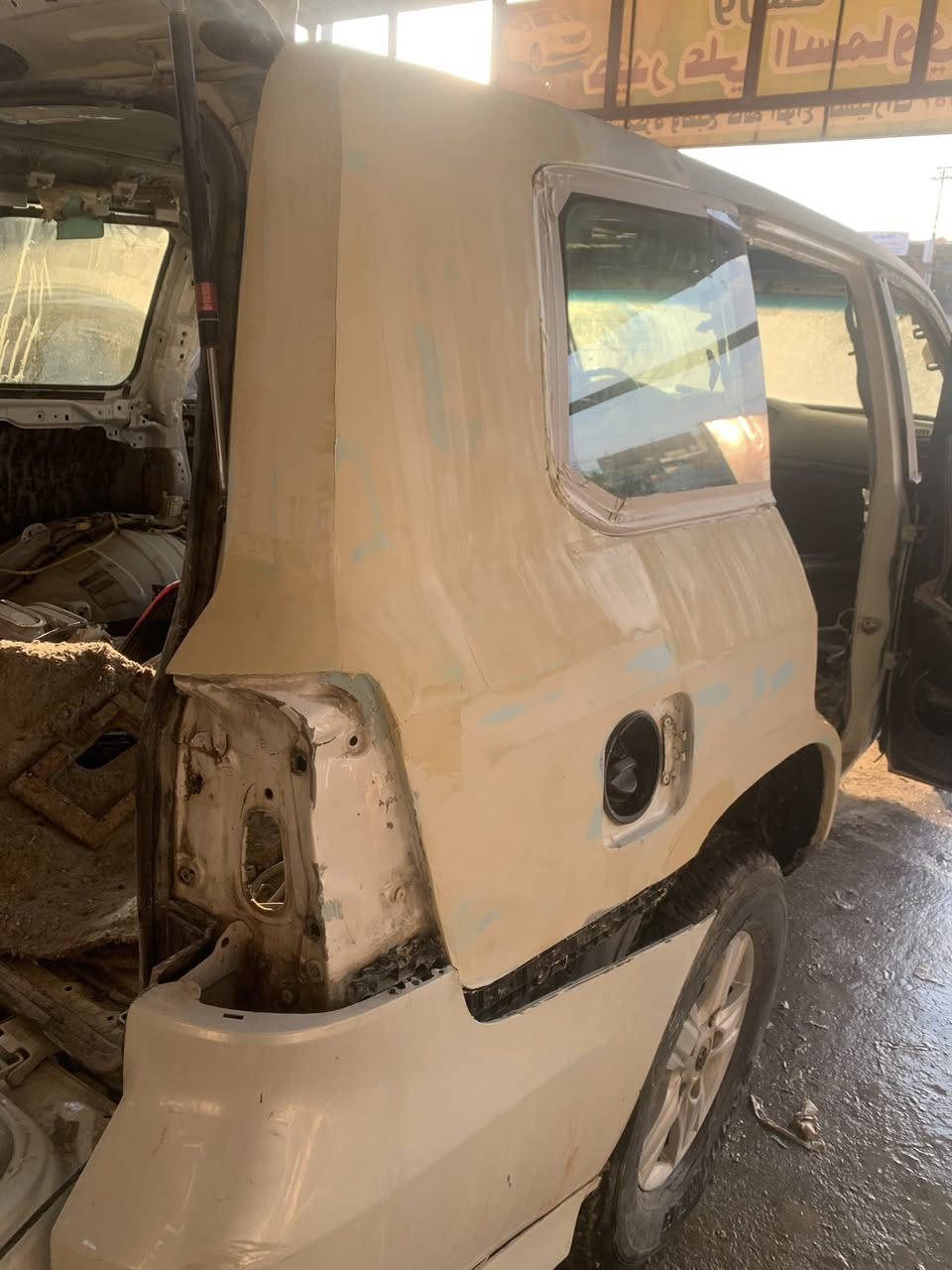 السلام عليكم صباغ سيارات الي  حديث قديم اطيك شغل درجه اولى اكدر افتح محل اني ماريد عدي محل تبريد فه العده شغل اني اشتغل *********** وشكراً لكم ALIBENZالصباغ
