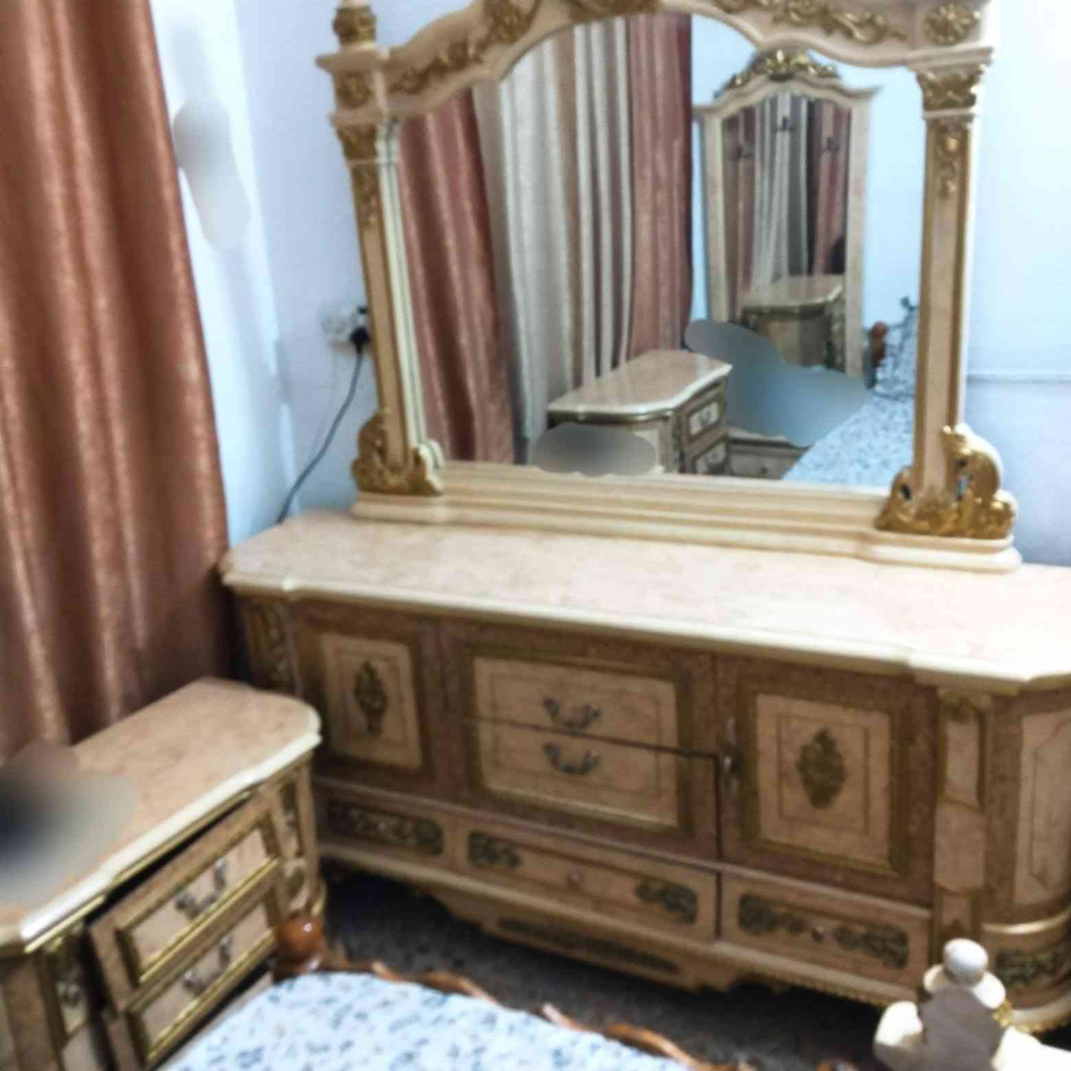 غرفة نوم ماليزية
السعر 750,000 العنوان الشعب حي الصحة خلف المحكمة للاتصال بالرقم ***********
