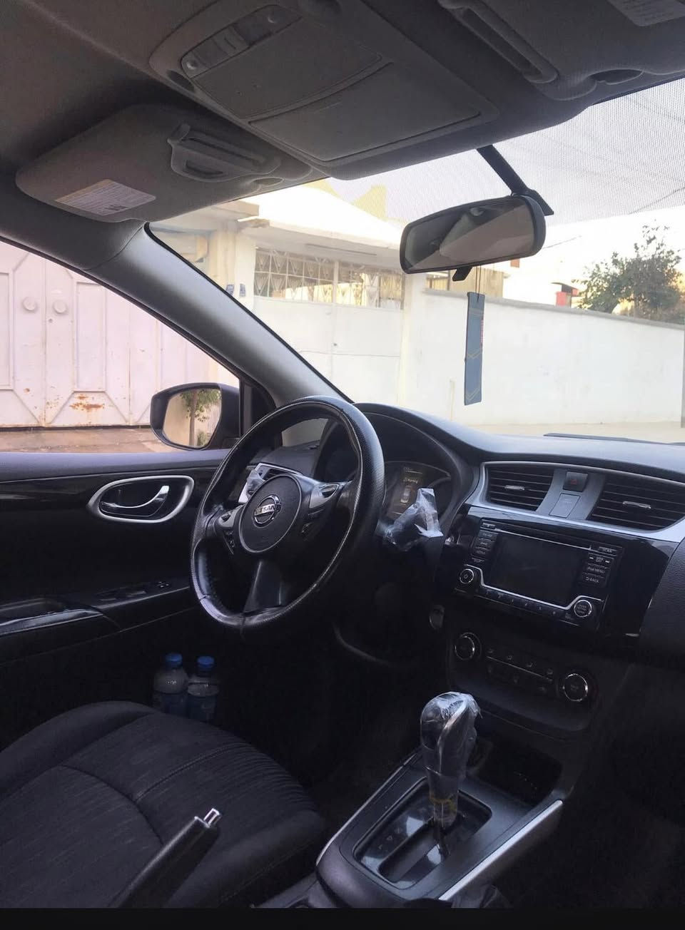 السلام عليكم
نوع السياره : نيسان سنترا
موديل : 2017. لون احمر
موصفات ال SV معروفه بصمه تشغيل + بصمه ابواب +تشغيل عن بعد. فول ماعدا الفتحه
ثلاث انظمه قياده ايكو نورمال سبورت
ويل كروم
رقم اربيل شرط. التحويل سياره كامله من كلشي ماناقصها مصرف
ماشيه:92الف
ضرر السياره : نص جاملغ السايق وشويه من البوند
ترهم بيع او مراوس مكان السياره موصل الجانب الايسر
***********
***********
للستفسار خاص او التواصل على الرقم

