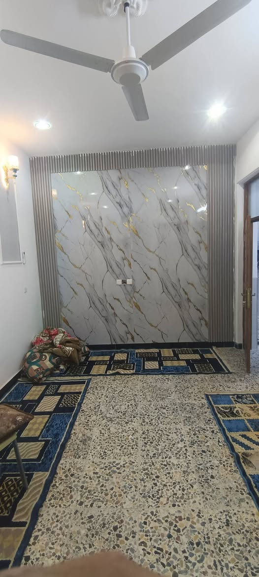 اسلام عليكم بيت 100 متر  زاراعي طابق واحد كامل بناء طابوك ولارضية رفت نهاية لاربع شوارع فرع الثاني للاتصال ***********
