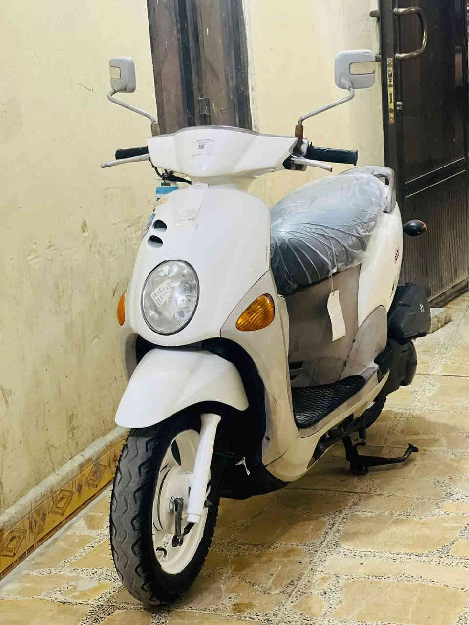 فله بعدهي حاويه صالها شهر من طالعه كفاله عامه سعر واحد ٢٠٠ بيعها مجال قليل ناصريه ***********
