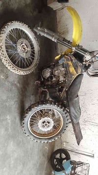 عندي هاي قفاز لل بيع يشتغل مابي عيب  سعر 200وبي مجال قليل 07777142094و...