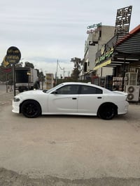 جارجر 2020 GT * اللون ابيض * ماشية ٣٧ الف ميل * شاشة كبيرة * كشن سائق ...