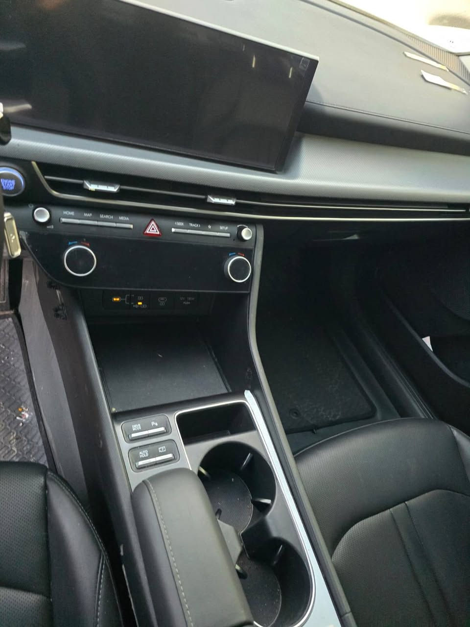 توجد كافة أنواع وأحجام سيارات كوريه غاز سوناتا م٢٥ فول بصمه السعر ١٧٥ بدون رقم الشراي يتصل ***********و*********** ابو صباح سماوه رجاء شاركو المنشور ٠
