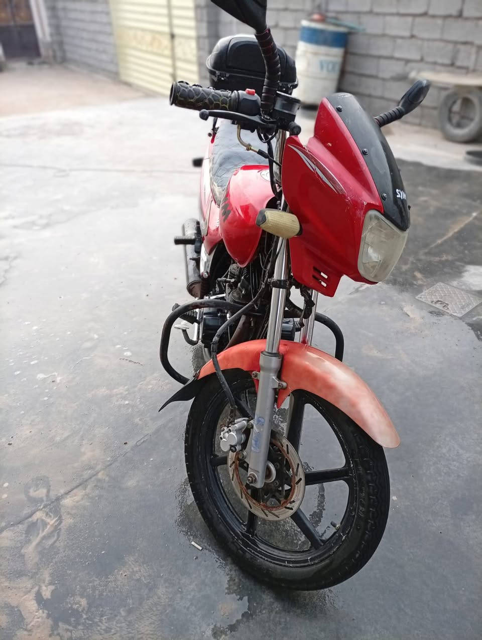 موطور سايم ٢٠١٦مكمرك 
مكان الفلوجه غير متواجه عل خاص فقط اتصال خط واتساب 
رقم صاحب الدراجه ***********
سعر الدراجه ٨٠٠وبي مجال
