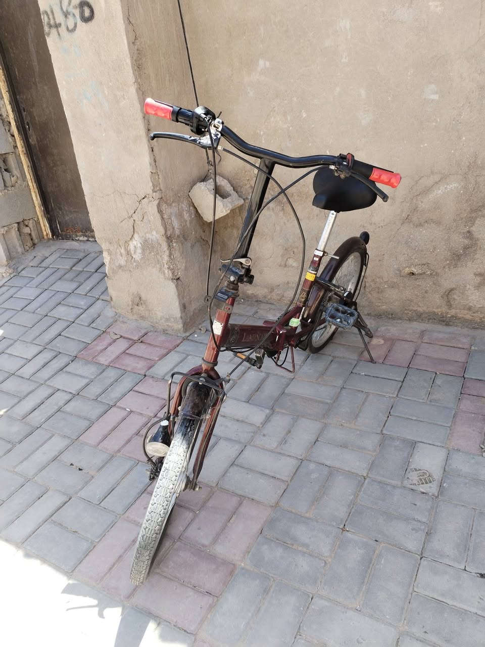 السلام عليكم بايسكل للبيع ابو الطباگه سعره 100 وبي مجال بسيط للشراي الرقم ***********
