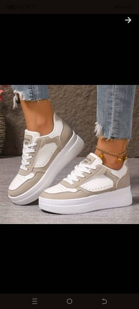 نسائي • كعب رياضي • مقاس ٣٩