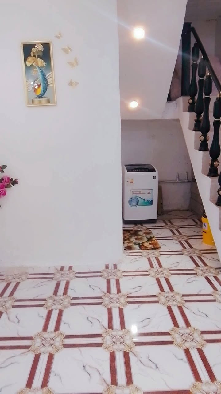 بيت 180 متر بحي الحكيم بشارع عطوف قريب علا شارع🏩
غرفتين وهول ومطبخ وصحيات داخليه وخارجيه وحديقه 🏩 وطرمه كبيره نقص ستقبال بيت مرتب بناء بلوك لاساس🏩 طابوك شارعه مجاري عرض شارع 10🏩 
طابو سند 25،🏩
السعر 30 بيه مجال الاستفسار ***********
