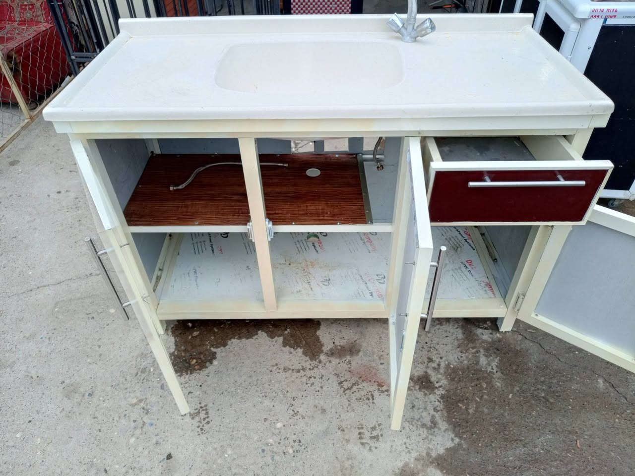 سنك كرانيت مستعمل نظيف .السعر 75 الف القياس 130 سم .مع الخلاط .العنوان قادسيه 2 قرب جامع ذياب العراقي 
***********
***********
متوفر واتساب
