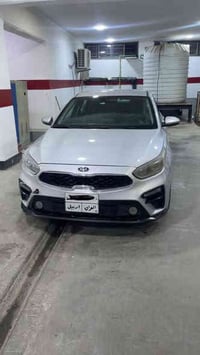 كيا فورتي موديل 2019 ماشية 146 ميل الايرباك سليم والسيارة نظيفة وجاهزة...