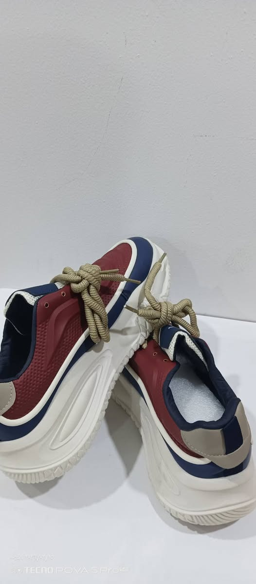 حذاء رياضي رجالي حجم خاص قياس(48)
كاجوال ذو نعل سميك بتصميم عصري 
من نوع "Street Style".  
السعر 20 الف مع التوصيل


**إذا كنت صاحب هذا الإعلان وتريد حذفه لأي سبب، رجاءا أرسل رسالة إلى الدعم الفني**