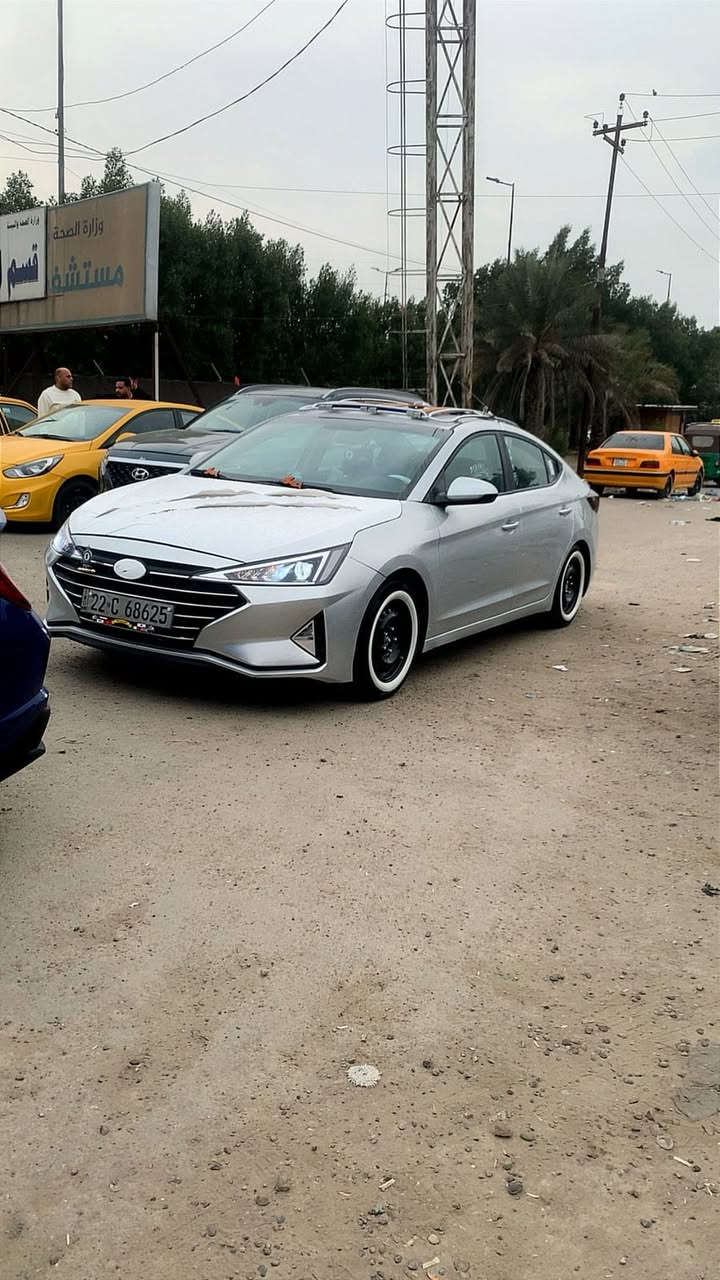 السلام عليكم للبيع هونداي النترا 2019 سياره رقم أربيل بسمي سونارهه موجود وحادثهه موجود بل منشور السياره جاهزه من كلشي دوشمه عام سفاري تخم تاير ويل جديد منضومه زنون السياره احله من الصوره بهواي ايرباكات كلهه سليمه مكانهه الشعله الخطيب السعر ١٢٠ وبيهه مجال للستفتار الاتصال على الرقم ***********
