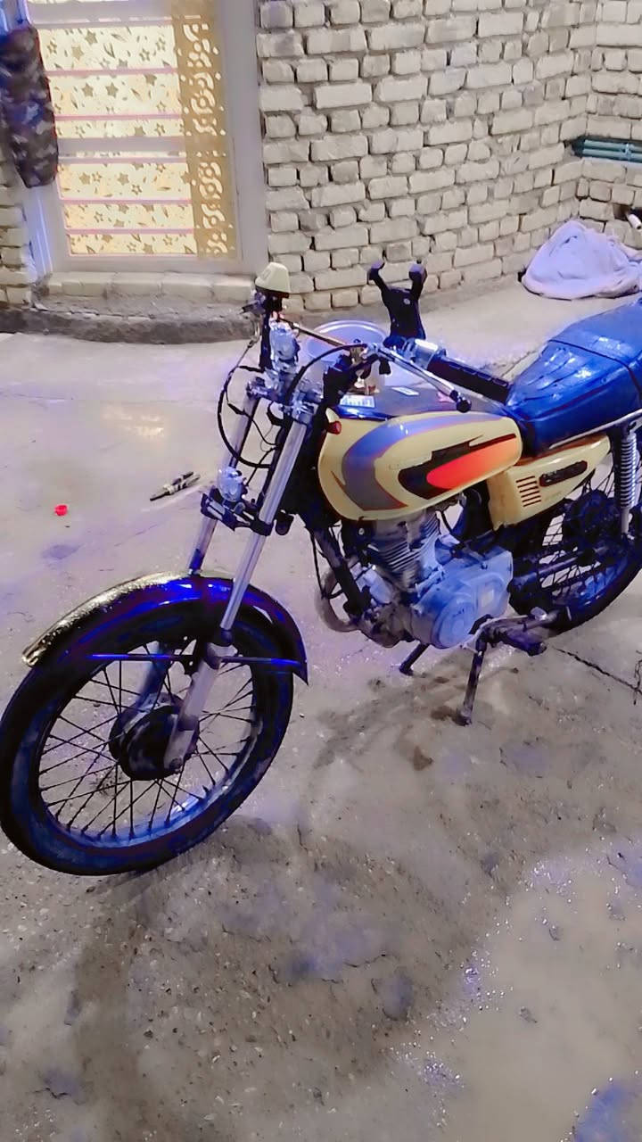 يا الله السلام عليكم عندي هاي الدراجه للبيع
دراجه مولديه 2013 اوراق اصولي 
الوان حي الامير 
سعر الدراجه 350 قفل 
اتصال الارقام الهاتف‏‪***********‬‏
