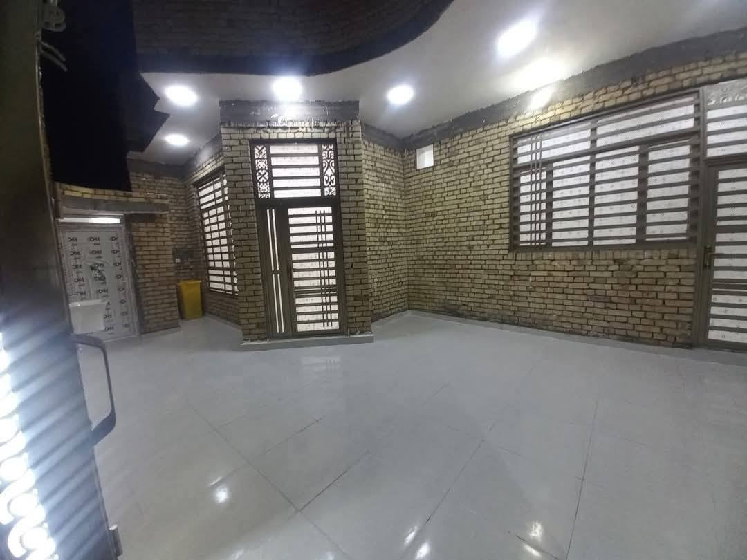 دار ٢٠٠م حي عبجيه خلف الشارع العام مال حي الغدير شغل راقي بناء مسلح طابق واحد
***********
