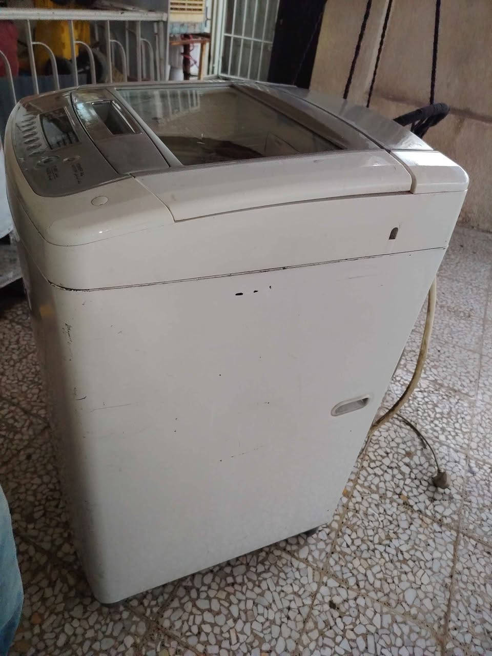 غساله ملابس👗👚👖
ماركه LG شغاله
مكان غساله شعب حي تجار خلف جامع بداية 
فرع محمد مضمد 
*********** بغداد, العراق
