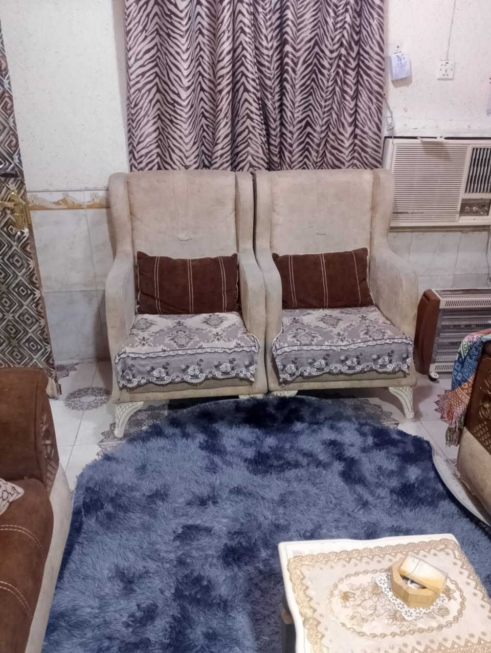 اثاث للبيع
تخم قنفات تحته مخزن نظيف سعره 500
مجمده ب 300
كاونتر ب 400
مرجوحه 300
الأسعار بيهم مجال العنوان حي المهندسين


**إذا كنت صاحب هذا الإعلان وتريد حذفه لأي سبب، رجاءا أرسل رسالة إلى الدعم الفني**