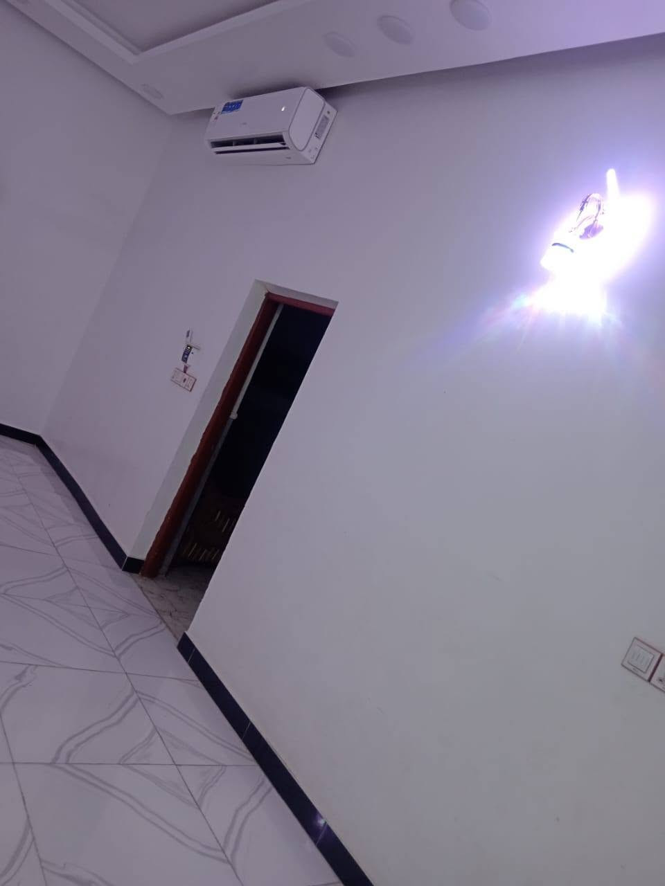 بيت للبيع طابو صرف
مساحة ١٥٠ متر
بنيان جديد
يحتوي على غرفة وصالة ومطبخ وبراني ومجموعة صحيات ارضي
الطابق العلوي يحتوي على غرفة وصالة
العنوان الديوانية - الحمزة الشرقي-حي المعراج - المربع الثالث مع توفر كافة الخدمات
للاستفسار أكثر الاتصال على الرقم (***********)
