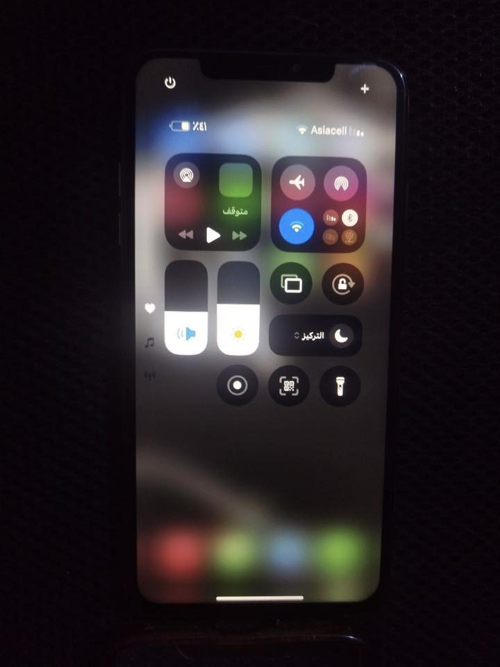السلام عليكم، ايفون اكس ماكس ذاكرة ٢٥٦ بطارية ١٠٠ الكاميرا الخلفية عطلانة وهذني الفطور بظهره الموبايل استخدامه كلش حلو، للاستفسار واتساب ***********
