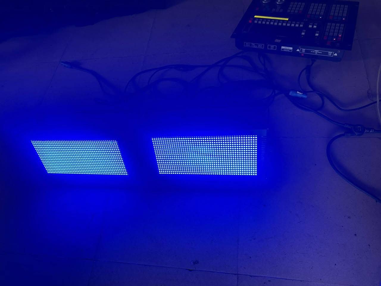 46 full-color strobe lights


**إذا كنت صاحب هذا الإعلان وتريد حذفه لأي سبب، رجاءا أرسل رسالة إلى الدعم الفني**
