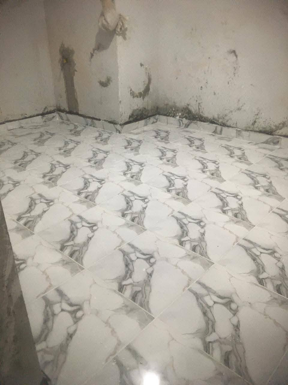 سلام عليكم خلفه سرميك مصري درجة اول جميع انواع السرميك مرمر وكاشي رقم واتس ***********
