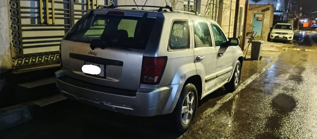 سلام عليكم جيب شيروكي موديل ٢٠٠٨ باسمنه سنويه لل ٢٩ مكينه قبل فتره شادينها مالتها البلاديه تخم تاير كير تبريد السياره مصبوغة حزام مكاني بصره هاتف *********** السعر ٧٥بيها مجال
