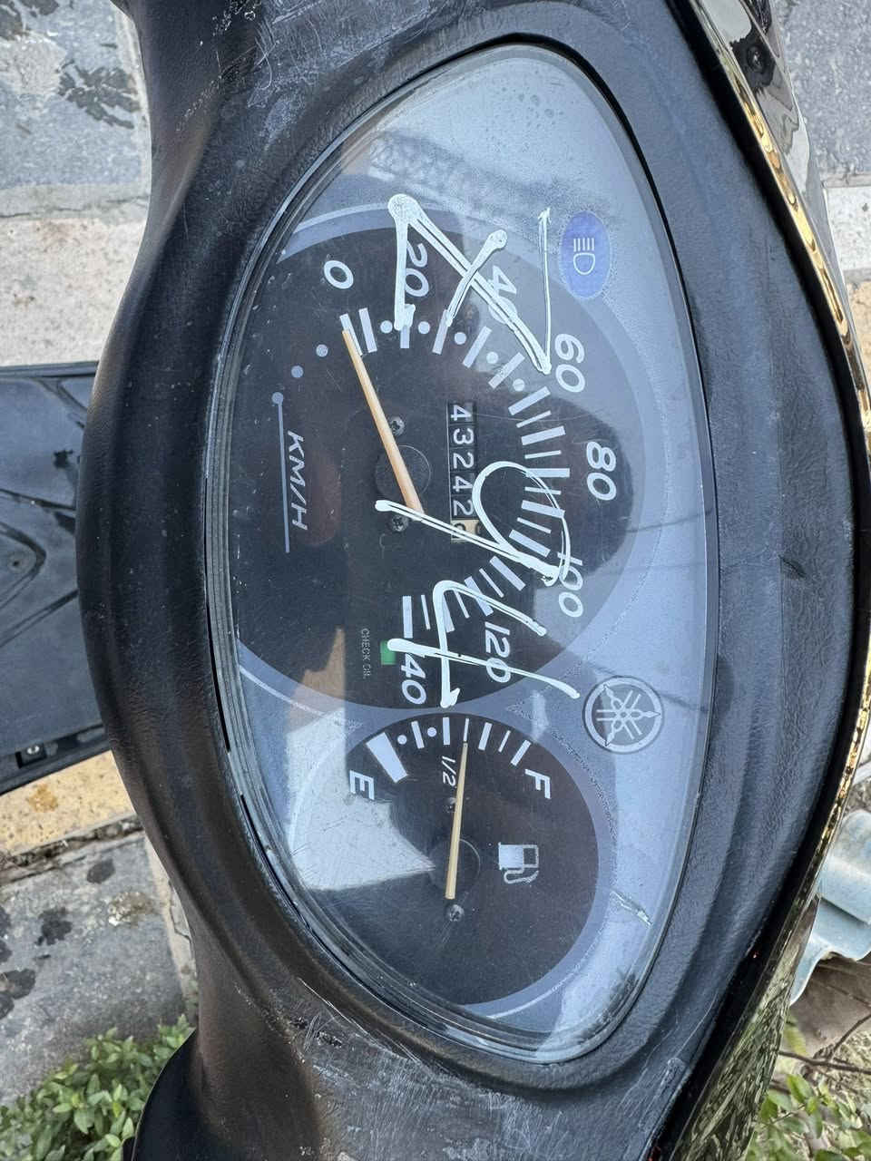 سلام عليكم للبيع بريز رمبه جديده شرط برغي ممفتوح بلمكينه بلاديه مابيه اي نقص السعر 900وبيه مجال حك الجيه مكاني بغداد حي القاهره للاستفسار ***********
