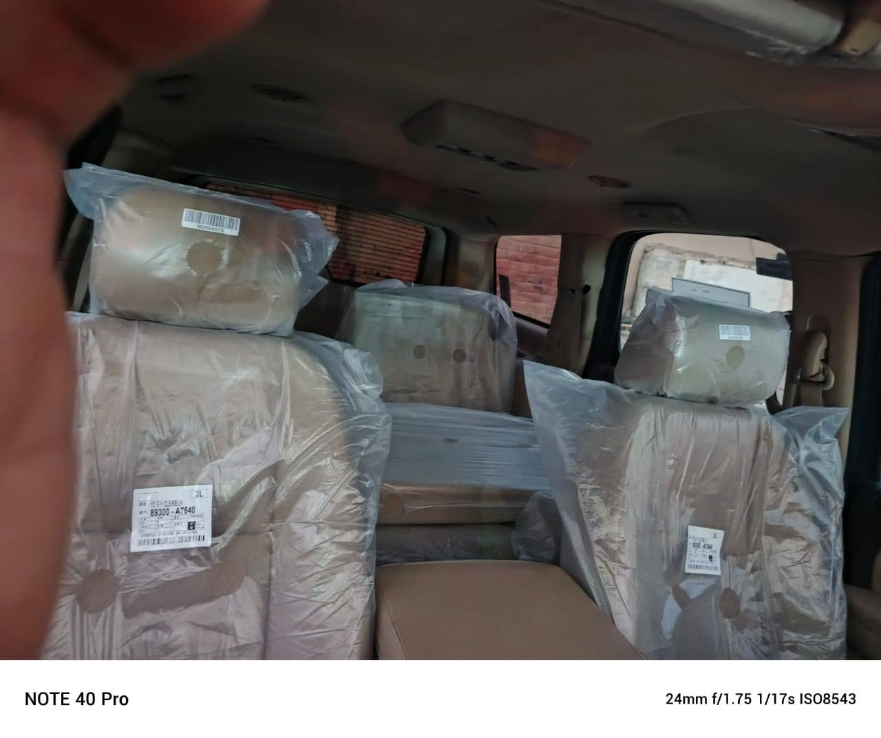 السلام عليكم تاهو للبيع مديل ٢٠١٠
جاهزه من كل نواحي سنويه مامنتهيه  مكينه جديده كير صارلي شهر من شاده

حداده امامي خلفي جديد شرط تخم تاير جديد    تحويل ثاني يوم بيه قطع صبغ بدون ضربه 

(مكفوله من صبغ الحزام والعام  والعيب الشرعي)   السعر ١٩٠ وبيه مجال  مكان سياره بصره ***********
