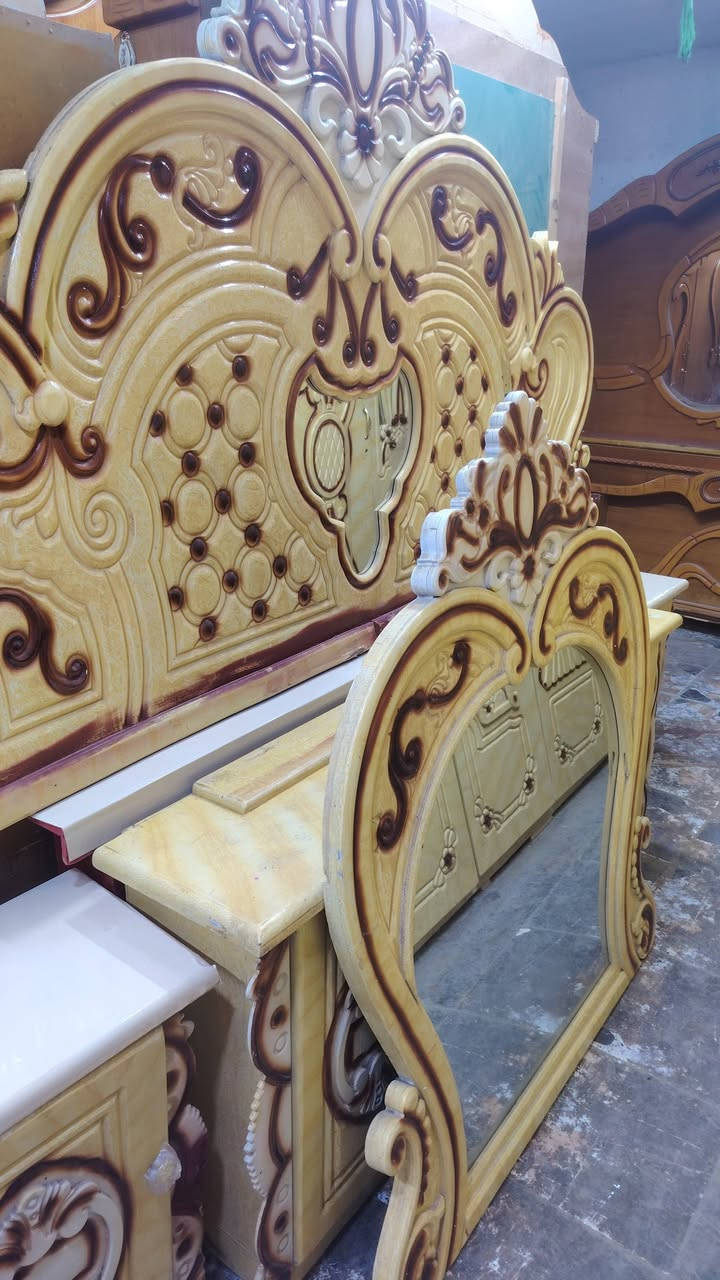 غرفه النوم للبيع بسعر مناسب ٦٠٠ وبيه مجال العنوان ناصريه قرب جسر نبي الله براهيم ***********
