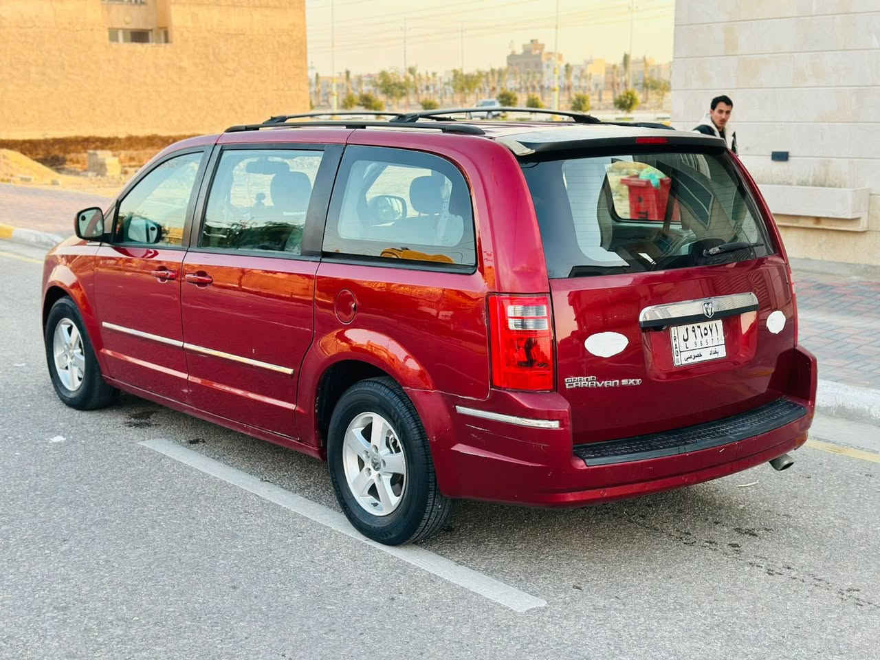 دوج كرفان موديل2008السعر 88للستفسار ***********سياره فول مواصفات بيبان كهربائي جام كهرباء جنطه كهرباء فرس بل قماره 3قطع تبريد 7راكب مكينه 6سلندر تتفئه بل كشنات الاماميه ول خلفيه سياره مكفوله من الضربه بيه رشات صبغ اثر جراد كفاله من الضربه ول تبديل
