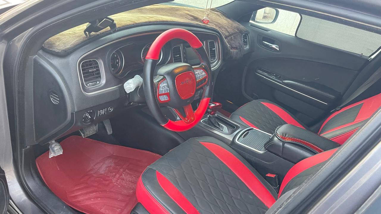 جارجر خليجي 16 مراوس او بيع
خليجية فقط رشه صبغ بسيطة 
رقم اربيل الجديد وسنويه جديده 
تو ويل 
مكينه 3600على وضع الشركه 
كامره دواره 
كشن كهربائي 
كشن حضن 
وبعد موصفات معروفه 
تخم تاير وحداديه جديد 
مكاني الشطرة 
الاستفسار اكثر ***********
