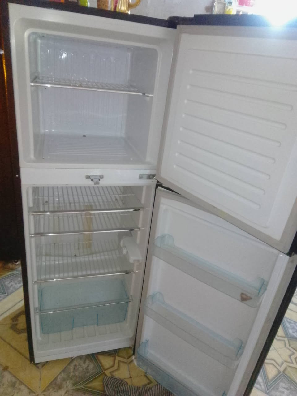 الثلاجه للبيع مكانهم بغداد سعرها 150 وبيها مجال حجم 16 شغاله على الفحص


**إذا كنت صاحب هذا الإعلان وتريد حذفه لأي سبب، رجاءا أرسل رسالة إلى الدعم الفني**