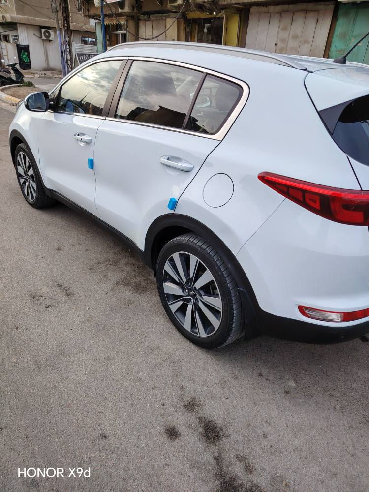 السلام عليكم...
سبورتج ٢٠١٧ خليجي ماشية ٦٨ الف حقيقي مواصفاتها
رصمة ابواب وتشغيل
مقاعد جلد ومغلفة جلد
مري شفط
ترحيب
تخم تايرات وادامة كامله للسيارة
سيارة بيها قطعتبن صبغ بنيد وجاملغ جه السائق
عارضها ب ١٦٠ وبيها مجال مكاني الاعظمية للاستفسار ***********  او *********** بغداد, العراق
