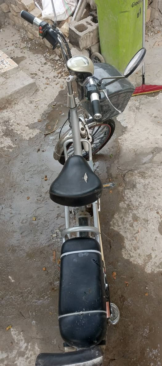 دراجة شحن للبيع
4 بطارات
شغاله بس بطارياته تعبانه تحتاج تبديل
سعره ٣٠٠ وبيه مجال
مكاني بغداد _كمب سارة


**إذا كنت صاحب هذا الإعلان وتريد حذفه لأي سبب، رجاءا أرسل رسالة إلى الدعم الفني**