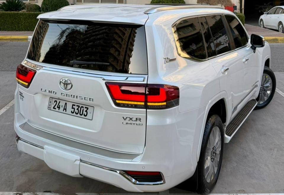 تويوتا لاندكروزر 2022 VXR توين تيربو 80 على 80 كتاب مضلل ضمان شركة جيهان جميع الأغراض بلادي موجودة عدد الكيلومترات 52 ألف كم مذكور بالفحص 46 ألف كم

💎 ســعــر ✅ ::  الــرد تلقائي📮

المواصفات
محرك 6 سلندر 3.5 لتر توين تيربو
فتحة سقف سلايد
3 شاشات
شاشات ترفيه خلفية
5 كاميرات
مقاعد جلد
مقاعد كهربائية
مقاعد أمامية تبريد
تبريد وتدفئة أمامي وخلفي
بصمة أبواب
صندوق كهربائي
مصابيح LED وزينون
7 ركاب
شحن وايرلس
حساسات أمامية وخلفية
قياس الجنط 20 إنج
مكفولة كفالة عامة من الدعامية إلى الدعامية
بدون صبغ بدون بارد بدون رصعات بدون حتى شخط
الدعاميات بدون صبغ رمل مابي اللحية بدون صبغ والباقي كله بشرط
المحرك والجير بشرط ولم يفتحا
السيارة نظيفة جدًا وكل شيء على بلد الوك
سنوية زنكة مدفوعة لغاية 2029
السنوية باسمي بشرط التحويل والخرامة
السيارة لا تحتاج أي صرف
نفسي يوم تحويل ووكالة حاضر
رقم شمالي

رقم صاحب السيارة 
0770 600 0330
