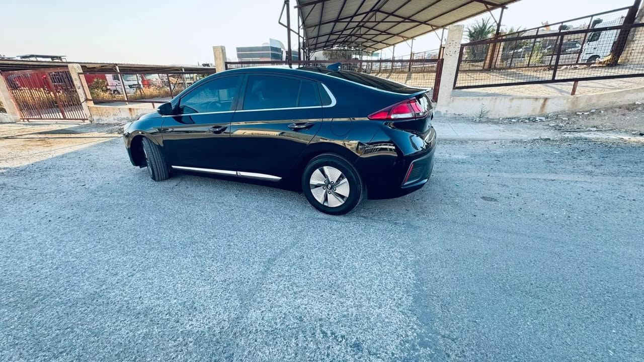 هونداي ايونك موديل 22 هايبرد رقم بغداد
ماشية ١٢٠ الف كيلو حادث دعاميه وخشم البنيد فول موصفات عدا الفتحة بدون صبغ فقط خشم البنيد تكحيل نفسة صور الحادث مرفقة
المكان بغداد  زيونه للاستفسار ***********
السعر 130  وبيهه مجال بسيط
