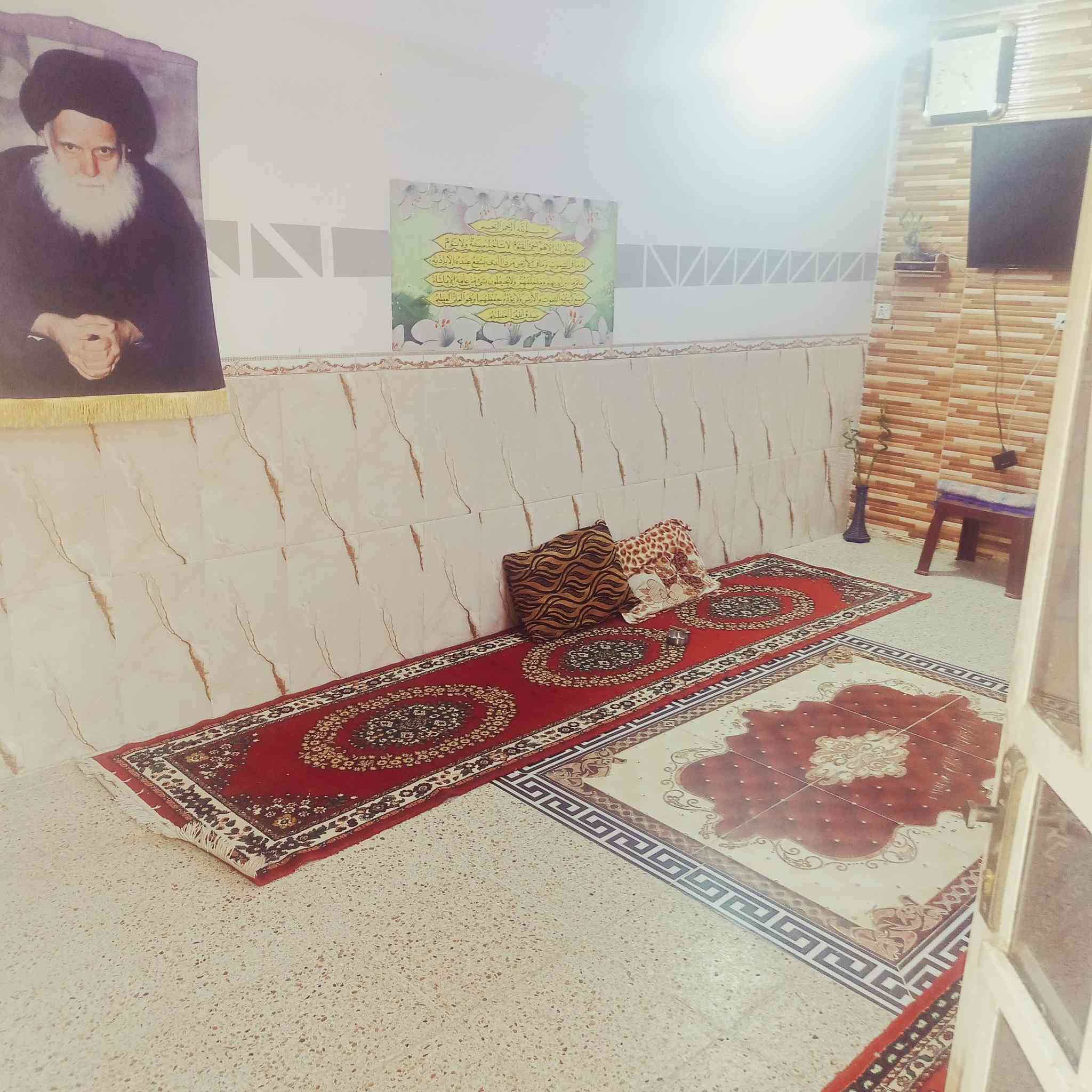 بيت للبيع ١٠٠ متر طابقين  الامين الثانيه اسكينه كريات شارع المكاتب مقاطعة ٢/٩طابو زراعي قرار ٢٥ يتكون من استقبال و صاله و ٣ غرف نوم مع مجموعة الصحيات  عدد 3 واحده منها غير مكتمل  الاتصال بل ارقام التاليه ***********/// ‏‪‏‪***********
