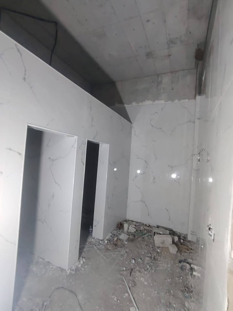 سلام عليكم ورحمة الله وبركاته كادر سيراميك مصري درجه اولى كاشي ومرمر وبورسلين واجهات تسليم مهندس متفرغ حاليا في بغداد لتواصل واتساب ***********
