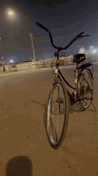 السلام عليكم بايسكل للبيع حجم26 بي طكات كفاله من سرقه وكفاله من لحيم مديل 2016 سعر 115 وبي مجال مكان حيانيه شارع ستين رقم تواصل*********** والوتي ب🩴
