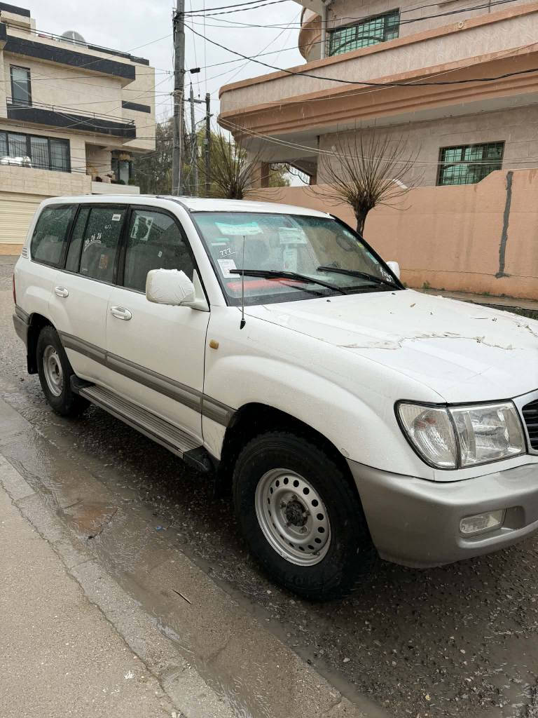 مۆنیکا ٢٠٠٢ ڤول مواسە ڤات
***********
سەیارەکە ڤول مواسەڤاتە زۆرتازە ماوەتەوە هەمو گیانی بە شەرت هی مالی خۆمە هەیکەلی زۆر جوانو تازەیە کامل بۆیاخ کراوەتەوە بی دەعمو ناو گرتن یەک چەمەلخی دواوە دەعمیکی بە سیتی هەیە پیشو پشتی ناو شان هیچی دەعم نیە تایەی تازەیە گیرو مەکینەو دەبل ئەکسل تەبریت هەموی بە شەرت ناوی نیە لە حاسیبە بە شەرتی تەحویل نرخی ١١٢ معامەلە السليمانية, العراق
