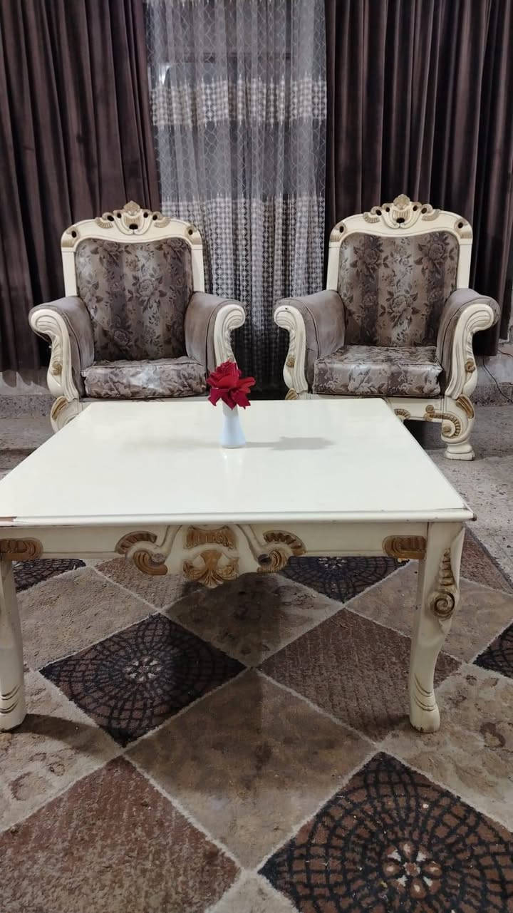 تخم زان تركي 10💺 نضيف جدا اي ضرر مابي سعر ,,325,, بي مجال مع طبله وسطيه مكان لبياع ***********يوجد واتساب
