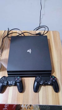 بلاي 4 برو • للبيع