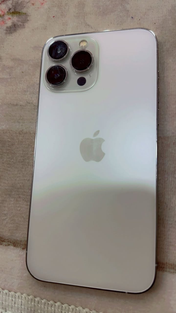 سلام عليكم آيفون البيع ذاكرة 256 بطاريه 82 بلادي جهاز مال بيت زلغ مابي شرط الفحص رايده 750 شراي يتصل بالعافيه ال ياخذه ***********
