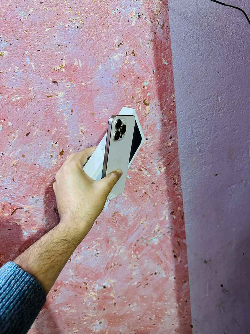 ايفون 16 برو ماكس جهاز اخو جديد نظافه 100% ذاكره 256 ملحقاته كامله بطاريه 99 الجهاز ماستر شرق اوسط عربي السعر المليون 450 شراي يتصل***********
