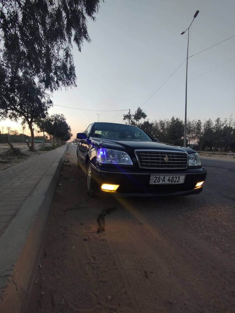 تحيه طيبه
تويوتا كراون للبيع فقط..  السعر ((  125 ))

كفاله عامه من الكص والنقل والظربه والصبغ والتبديل.

حداديه جديديه تخم تاير جديد فول موصفات عدا الفتحه اصل 4 دكم كرستال. مكينه وكير مكفولات D4 الكبير دولي هزه جديده 

النجف الاشرف المناذره. ***********
