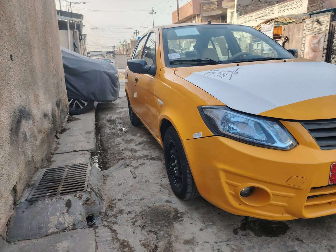 سلام عليكم ساينا ١٩ سياره جديده مكينه وكير تبريد جديد رقم بغداد انكليزي  مكينه كير جديد لا صبغ ولا تبديل بيه بس تكحيل بصيط سعر ٥٥ وبيه مجال سفسار تصال *********** مكاني بغداد

