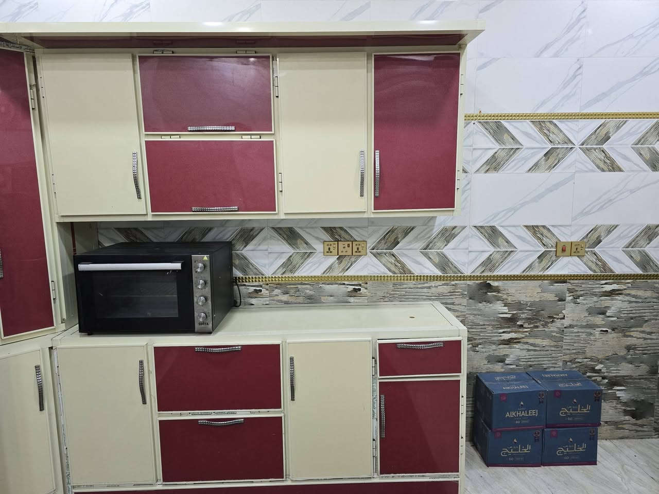 سلام عليكم
كاونتر للبيع مكون من أربع قطع أرضي وتعليك وزاوية وسنك 
نظيف لا يوجد به شي مكسور او تالف
مع ميز طعام نظيف (بدون كراسي)
سعرهم مع بعض 450 الف


**إذا كنت صاحب هذا الإعلان وتريد حذفه لأي سبب، رجاءا أرسل رسالة إلى الدعم الفني**