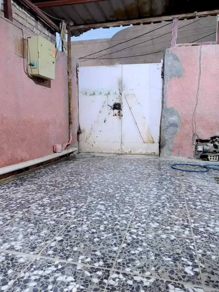 بيت للبيع........  منطقة الدسيـــــــم قرب اسواق جدو 📌
اول فرع عل يسرة....... 📍

بناء طابوك درجه اولى.......  صب مسلح....... سيراميك...... 

 السعر........،  48 وبي مجال قليل ***********
