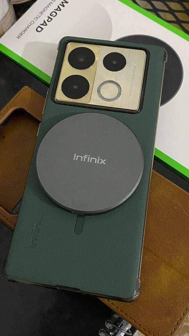 سلام عليكم
جهاز :Infinix NOTE 40 Pro+ 5G
جهاز اخو جديد استعمال شخصي وليسه العاب
ذاكره 256 
رام 12+12نسخه خاصة يعني 24 يصير👉
بطارية4600
شاحن 100واط حقيقي ويدعم خاصية الشحن
الذكي +السريع سوبر جارج
الجهاز غراضه كاملة ستعمال سبوع فقط سعره ٣٠٠ او مرواس مكاني النجف  حي ميسان


**إذا كنت صاحب هذا الإعلان وتريد حذفه لأي سبب، رجاءا أرسل رسالة إلى الدعم الفني**